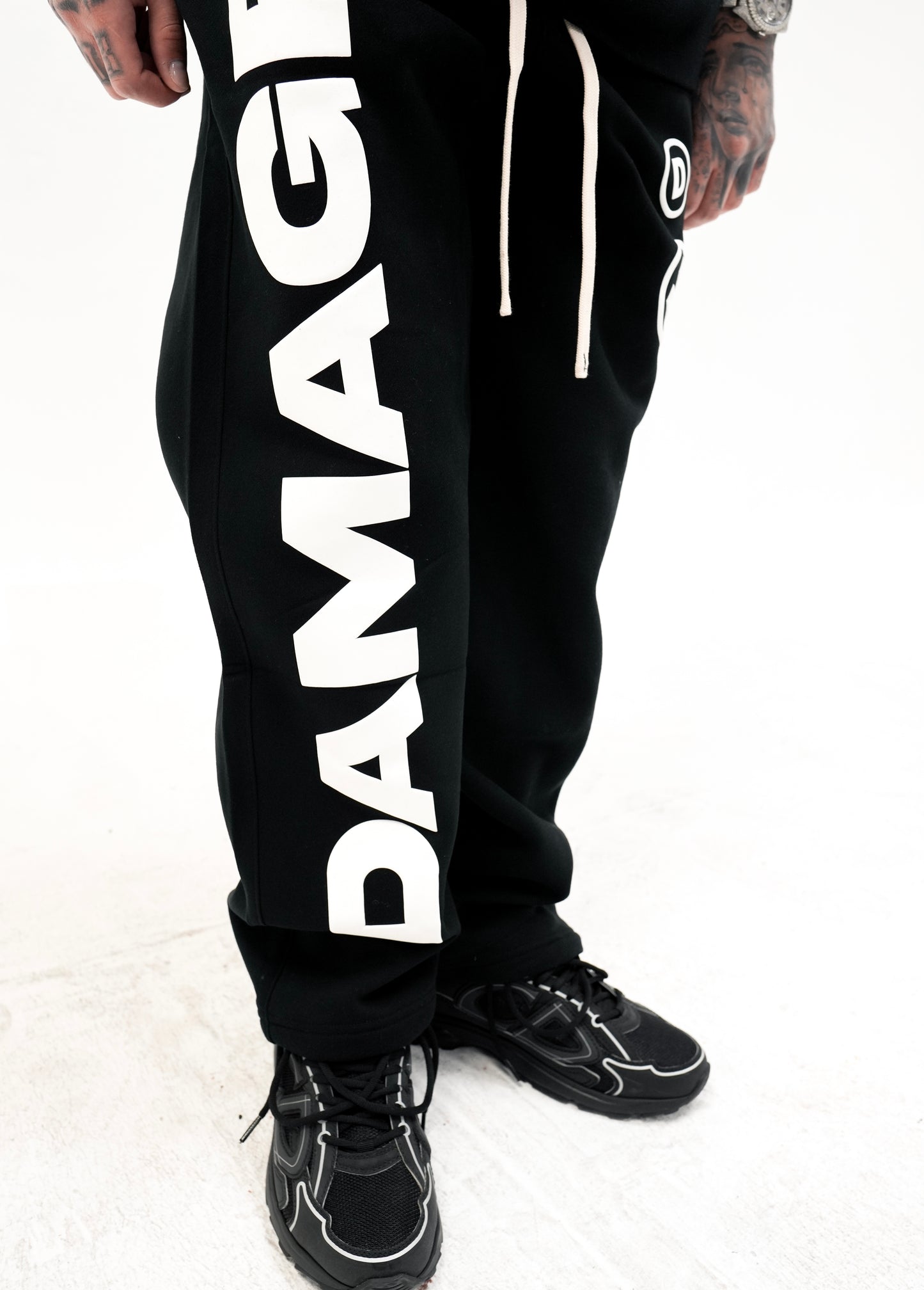 Damage Sweatpants Black
