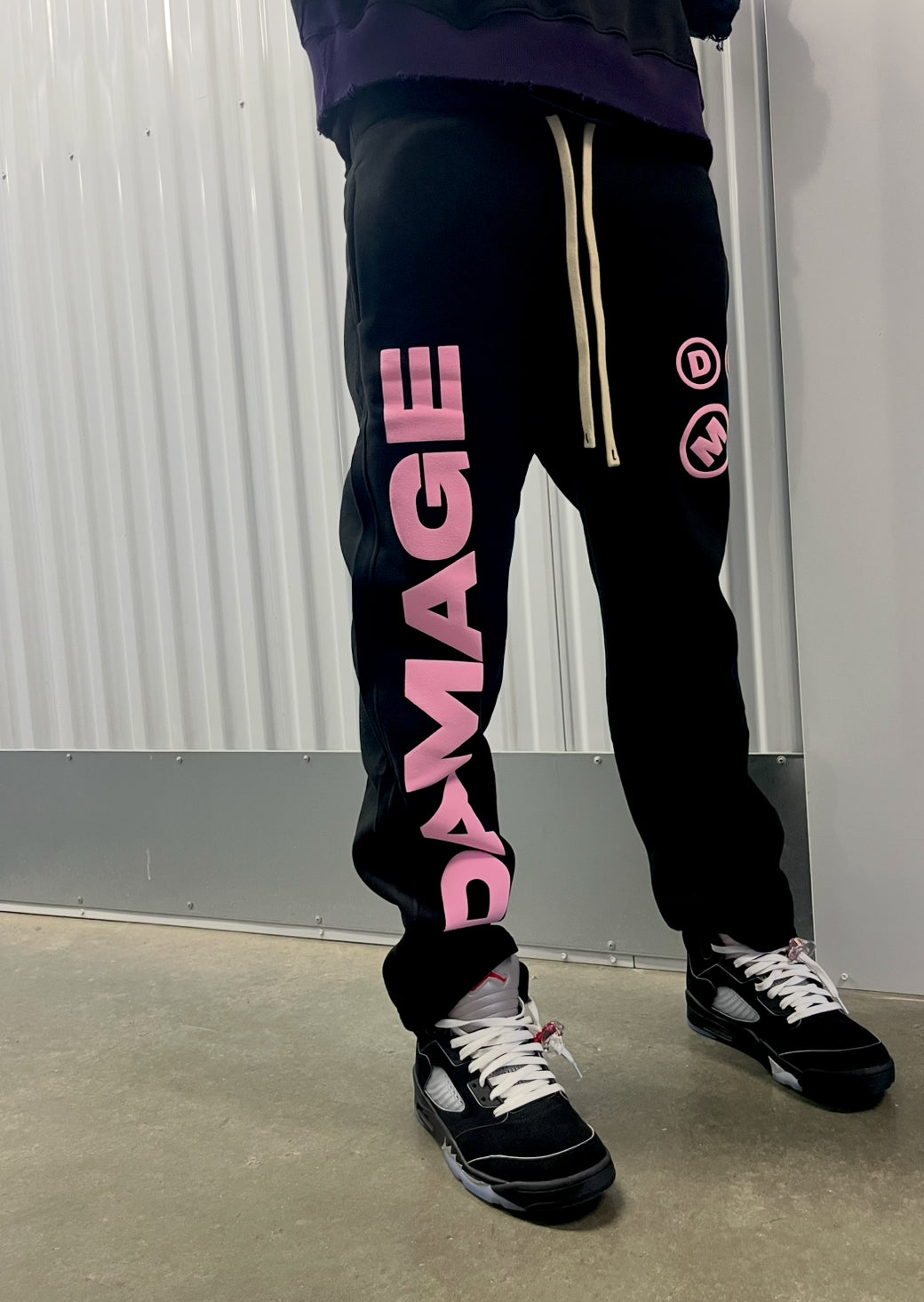 Damage Sweatpants Black & Pink